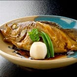 めばる煮付け 広島郷土料理の一つ。瀬戸内産のメバルを６０年以上続く秘伝のタレで煮付けました。