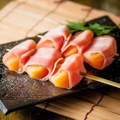 名物串各種(トマトベーコン巻き/アボカドサーモン串／マグロステーキ串)