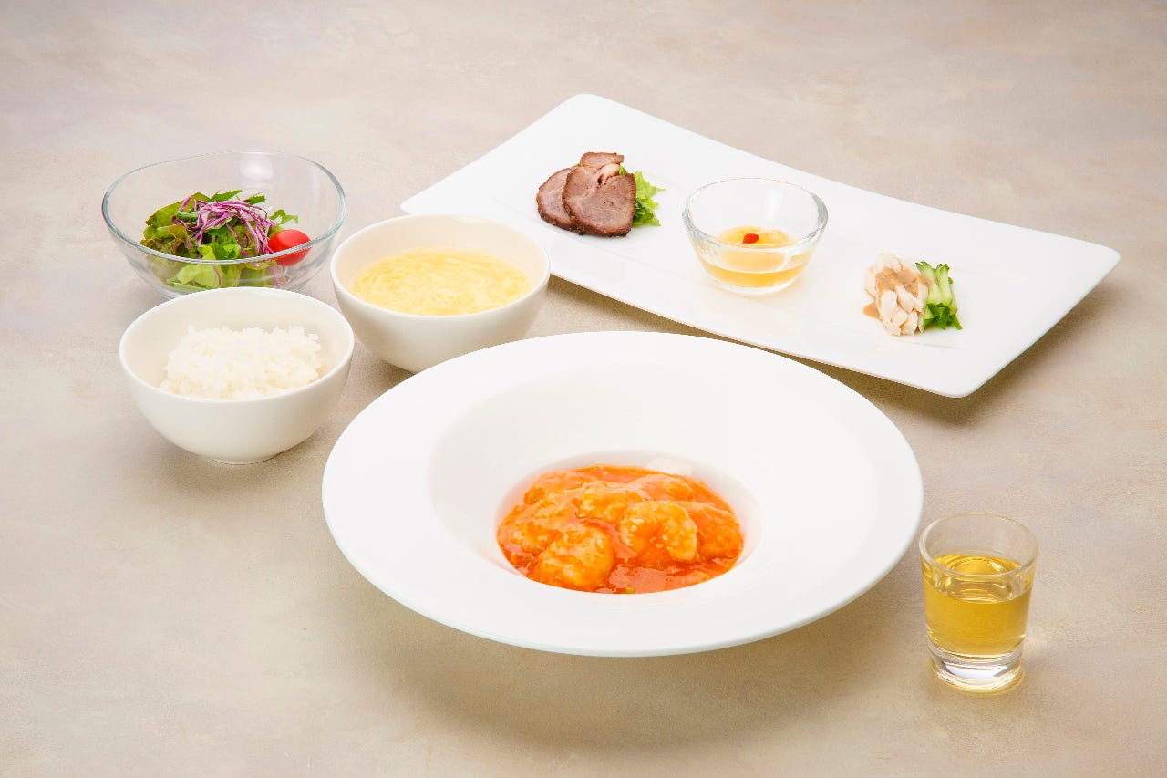 「壺畑」ランチ（海老のチリソース）　1,650円（税込）