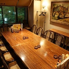 窓側の洋席が人気！個室ではないので、気軽な利用におすすめ！
