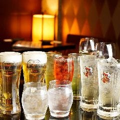 まずはビールで乾杯！苦手な方はハイボールやカクテルもあります