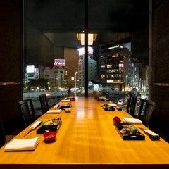 旬の鮮魚ともつ鍋 博多やまや 福岡本店