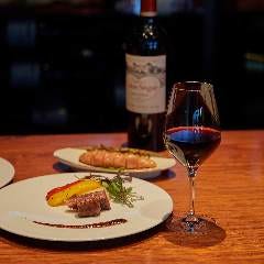 博多和牛を使用した料理など、九州・博多名物もご堪能。