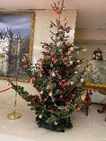 12月は1階フロントにクリスマスツリーをご準備致しております。