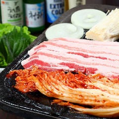 鹿児島ラーメン豚とろ 天文館本店 ラーメン 地図 鹿児島県鹿児島市山之口町9 41 ぐるなび