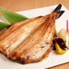 大満足の大きさで楽しめる「北海道大ほっけ」も必食です