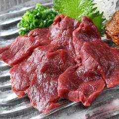 会津産馬刺し（モモ肉）