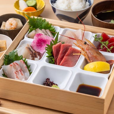 人形町 なな福_【ランチ】豪華お刺身膳に特製唐揚げ&小鉢、ドリンクのついた欲張りランチセット