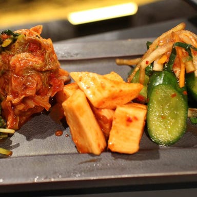 万両厚味_キムチ盛3種