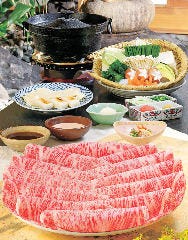 お昼のしゃぶしゃぶ/すき焼きはお値打ち価格でご提供いたします