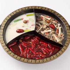 個室で薬膳火鍋の食べ放題宴会 四川火鍋 龍龍 栄錦店 
