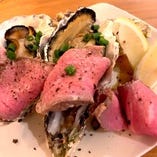 《牡蠣肉》牡蠣とローストビーフのコラボ。