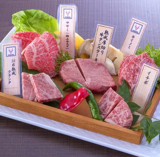 博多でステーキグリルなど人気の肉料理を味わえる店15選