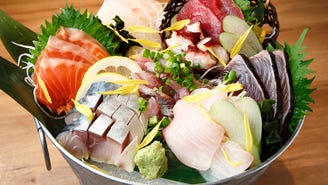 銀座で活イカ姿造りなど新鮮で美味しい刺身が味わえるお店14選