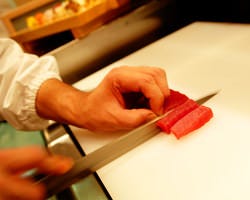 この道20年以上の職人が握る
本格的な寿司処。