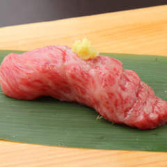 三河和牛の握り 口どけ滑らかで味わい濃厚