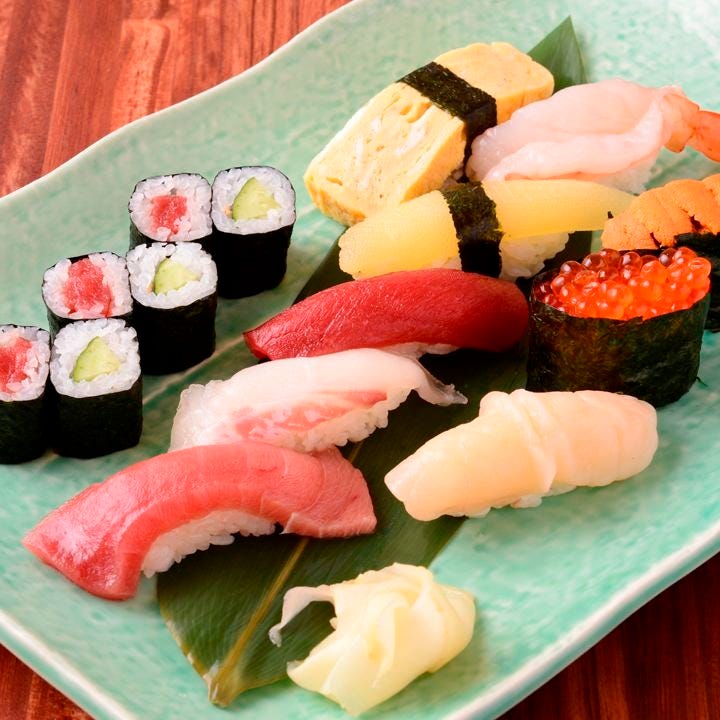 豊洲市場直送の海の幸をお寿司に。