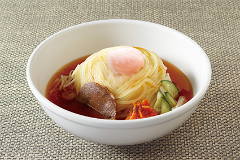 毎日お店で作る手練り麺を使用。