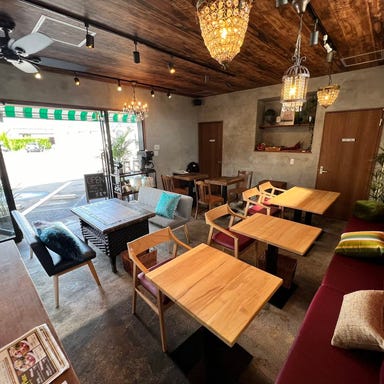 カフェとディナーのお店 N．Y TABLE OYAMA  店内の画像