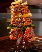 鶏丸ごと！新鮮な野菜・果物と一緒に じっくり煮込んだ秘伝タレ