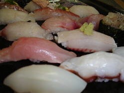 地魚を食べくらべ
本日の地魚全種類は圧巻！