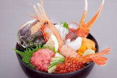 人気の数量限定丼ランチ。