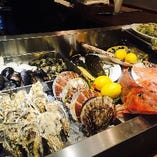 九州福岡の濃厚牡蠣をご提供◎牡蠣と相性抜群な白ワインと一緒にどうぞ。