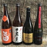 おすすめ日本酒は常時3～4種類。季節に合わせて常に違う種類を常備しています