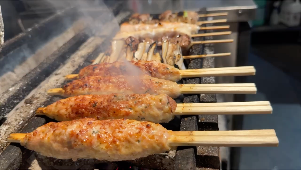 高温の備長炭で一気に焼き上げる、串焼き！！ 