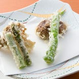 山の幸をサッと揚げた野菜天ぷら