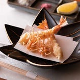 活才巻海老をはじめ新鮮な素材を、揚げたての天ぷらでご提供