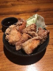 「かづさ屋」の鶏唐揚げ