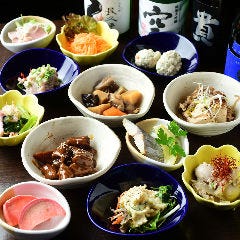 酒肴にぴったり！おばんざいは日替わりでご用意しております