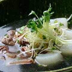 4時間かけてじっくり煮込んだ旨みあふれる大根と和牛すじの旨煮
