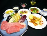 神戸牛、厳選牛ステーキと
シーフードの創作鉄板焼特別ディナー