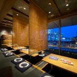 東京の夜景を眺めながらお食事をお楽しみいただくことが出来ます。