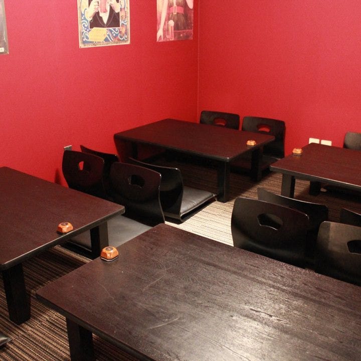 テーブル席・完全個室（壁・扉あり）・12名様まで