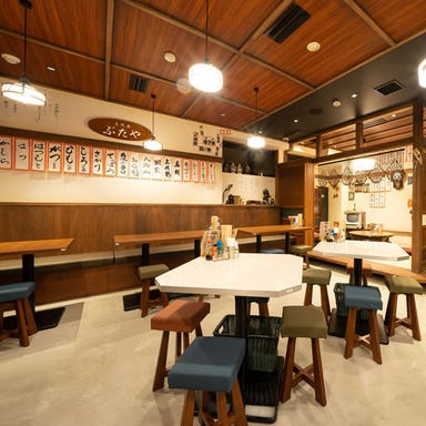 やきとん 大喜利 北浦和店_仲間とワイワイ、大衆酒場のテーブル席