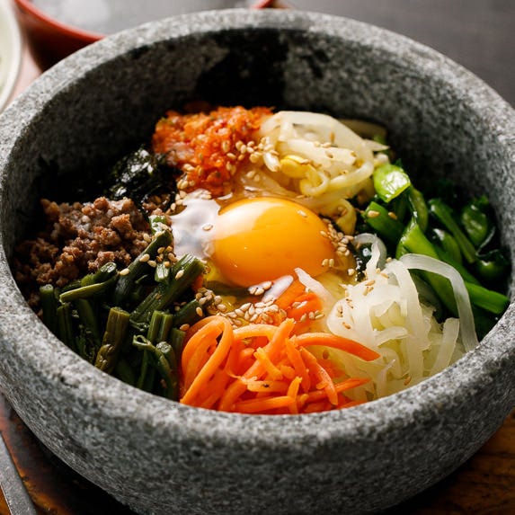 韓国料理や逸品メニュー、デザートも豊富なラインナップ！