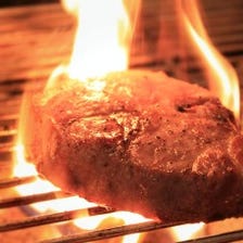 溶岩石で焼き上げる拘りの肉料理
