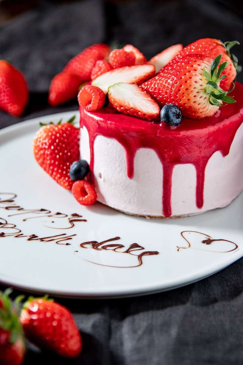 お祝いはホールケーキ 誕生日 記念日 プレミアム アニバーサリーコース 100分飲み放題付6000円 の詳細 隠れ家ビストロ サロス ナイトマルシェ 栄店 栄周辺 居酒屋 ぐるなび