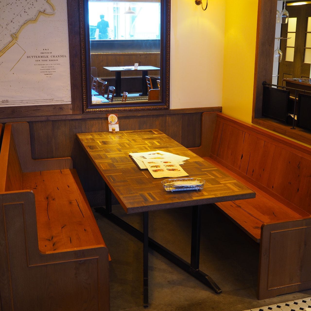 ブルックリン本場を彷彿とさせるおしゃれな雰囲気の半個室