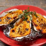 オイスターのウニ焼き
Grilled Oyster With Sea Urchin Sauce