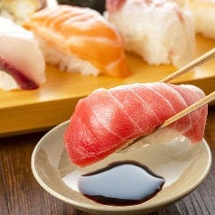 お手軽な一貫６６円のお寿司から、ちょっと贅沢なお寿司まで多彩にご用意。