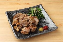 【当店名物】親鶏もも炭火焼き