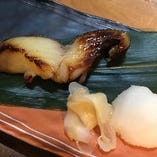 ギンダラ西京焼き(980円)　焼き魚の定番料理。もちろん自家製です。