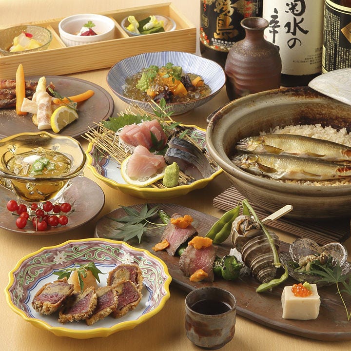 旬の食材を使用した和食コースをお楽しみください。