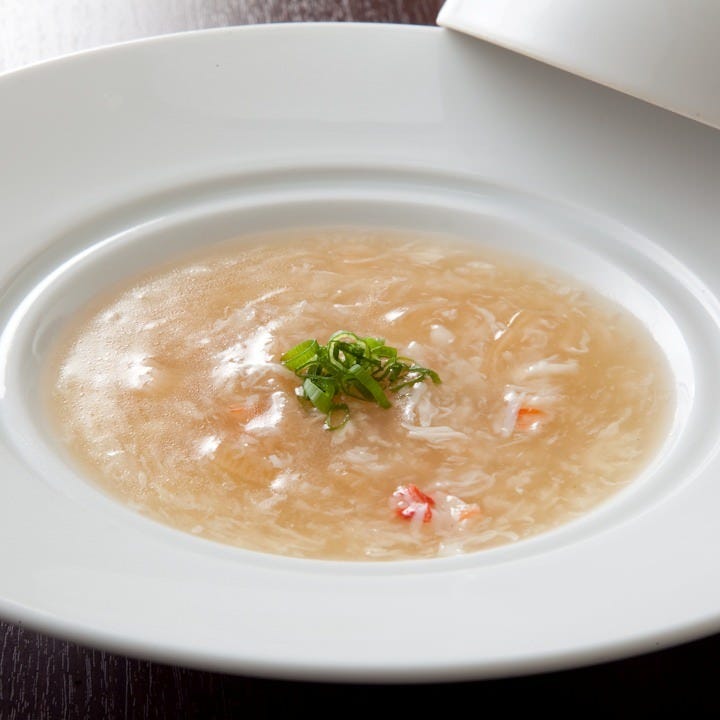 チャイニーズレストラン 凛の定番プランのモロヘイヤと蟹のフカヒレとろみスープ