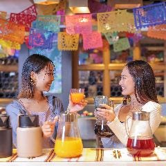 コーヒーや紅茶、デトックスウォーターのドリンクバー