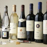 自然派のビオワイン（オーガニックワイン）や銘醸ワイナリーの
グラン・ヴァンが充実。ワインと中国料理とのマリアージュを熟知したソムリエがお酒選びのお手伝いをいたします。